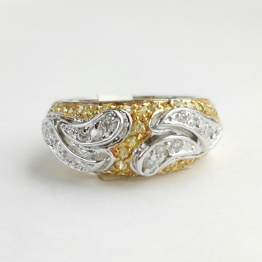 Two tone 14k yellow and white gold CZ band ring size 6 🆕